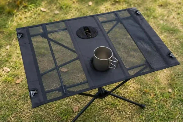 Dual center cup holder detail on lightweight camping table YDT09 with aluminum alloy frame